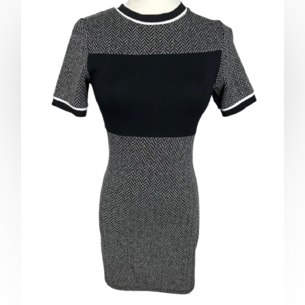 Topshop Black and Gray Herringbone Mini Sweater Dress Size 2